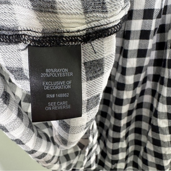 Torrid Washable Gauze Crochet Lace Trim Tank 2X - Picture 8 of 8